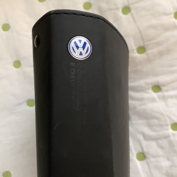 Genuine VW Owners Manual - Picture 8 of 8